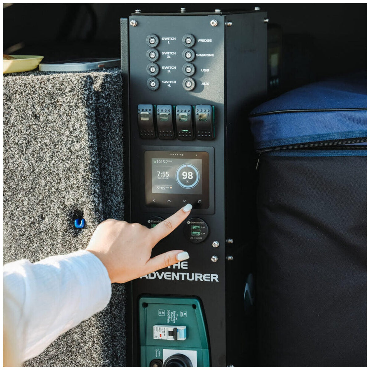 Enerdrive - Left-hand 40AC 40DC 2000X + Simarine Battery Monitor Adventurer Canopy Power System