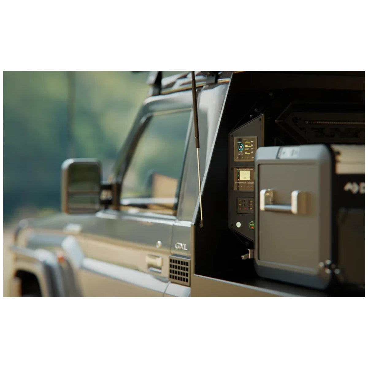 Enerdrive - 3000W - Left-hand /100A Inverter-Charger 40DC + Simarine SCQ50 Voyager Digital Canopy Power System