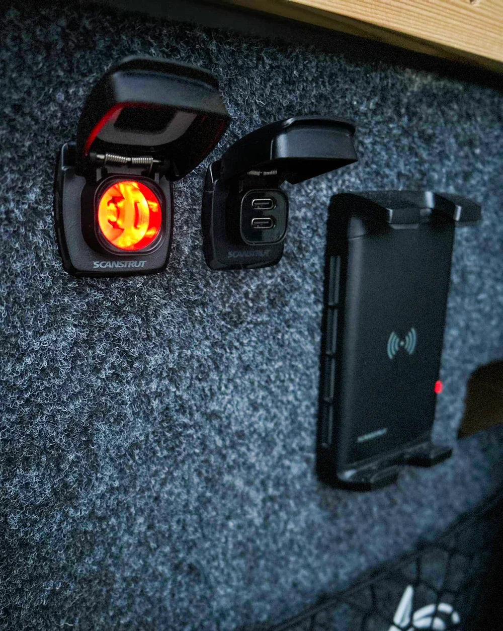 Scanstrut - 12/24V - Flip Pro Max - Dual USB-C Socket