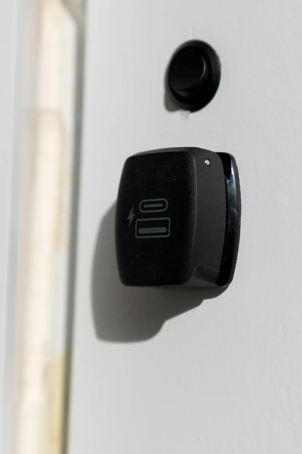 Scanstrut - 12/24V - Flip Pro Plus - USB-A & USB-C Socket