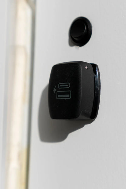 Scanstrut - 12/24V - Flip Pro Plus - USB-A & USB-C Socket