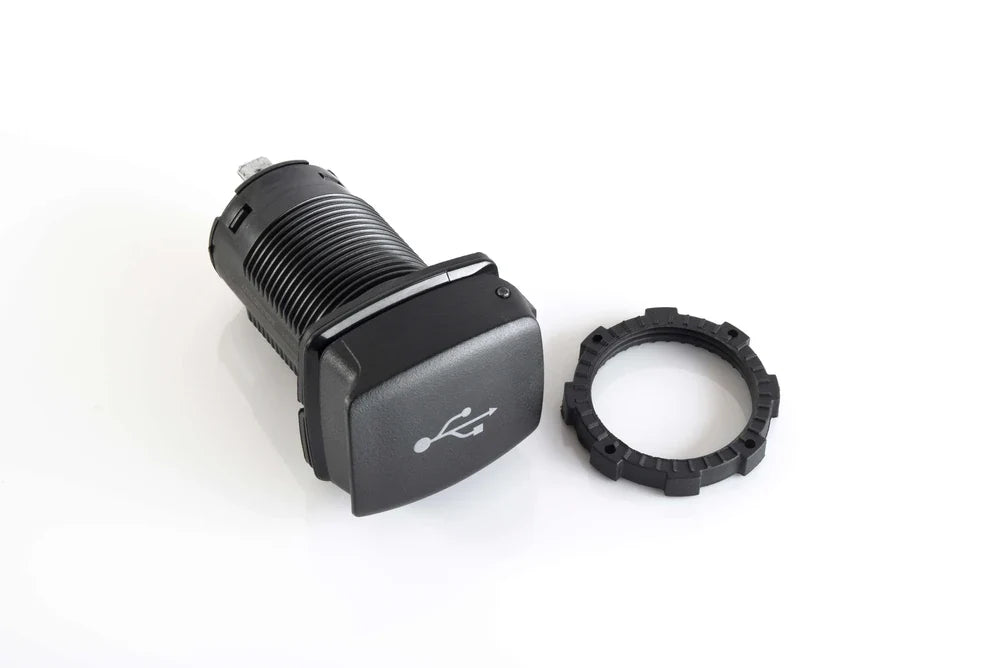 Scanstrut - 12/24V - Flip Pro - USB-A & USB-C Socket